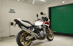 HONDA CB1300SB SUPER BOLDOR A 2006 SC54