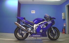 YAMAHA YZF-R6 1999 RJ031