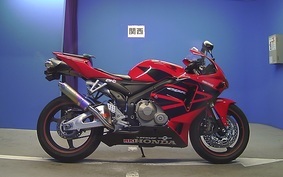 HONDA CBR600RR GEN 2 2005 PC37