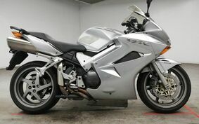 HONDA VFR800 2004 RC46