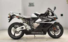 HONDA CBR1000RR 2005 SC57