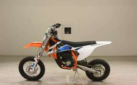 KTM SX E5