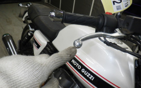 MOTO GUZZI V7 CLASSIC 2012