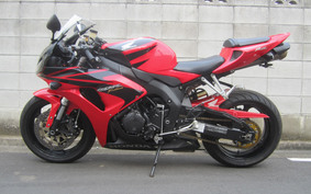 HONDA CBR1000RR 2010 SC57