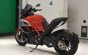 DUCATI DIAVEL 2011