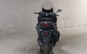 YAMAHA T-MAX 560 SJ19J