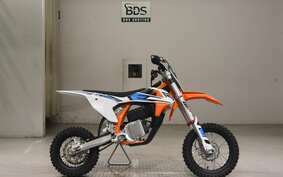 KTM SX E5